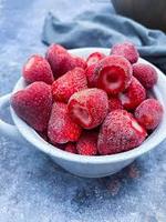 Vietnam Iqf Bevroren Aardbei Geheel, Half Gesneden En Gesneden, Exportkwaliteit