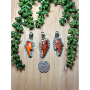 Colgante Navajo hecho a mano de ostra espinosa y plata de ley con engaste de bisel, oro rosa y platino, amuleto religioso con patrón numérico - Product Image 2