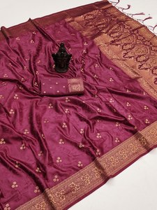 Dernier modèle de sari en tissu de soie doux de style culturel gujarati, longueur longue, première fois lavé à sec, facile à draper, avec un chemisier - Product Image 3