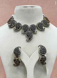 Designer Moissanite Diamant Look Ensemble Élégant Collier Boucles D'oreilles Ensemble Élégant En Laiton pour La Fête De Mariage CZ Zircon Diamant De Mariage - Product Image 2