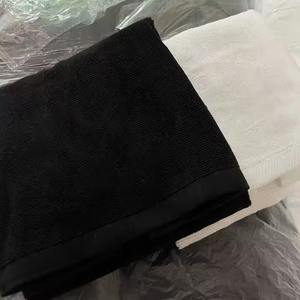 Serviettes en éponge unies jetables de qualité supérieure OEM, légères et rafraîchissantes, douces, brodées, pour la maison, la salle de sport, la plage, l'hôtel, écologiques - Product Image 2