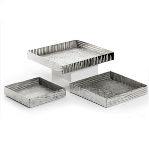 Équipement de restauration pour hôtel restaurants traiteur utilisation de service ensemble décoratif fait à la main de deux plateaux de service en métal - Product Image 2
