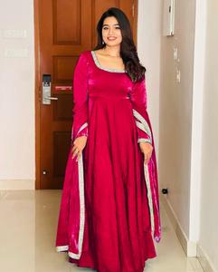 Conjunto de Vestido Anarkali de Terciopelo Magenta para Mujer Unity Luxure con Dupatta, Ropa Festiva y de Fiesta de Primera Calidad - Product Image 3