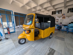 Mototaxi Modelo Ape City y DX Fabricada en India |   Vehículo de Pasajeros de 3 Ruedas de Alta Calidad |   Listo para Exportar a Haití y República Dominicana - Product Image 2