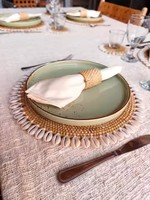 Sous-verre artisanal écologique en rotin/herbe marine avec coquillages, design moderne, couleur et taille personnalisables, origine Vietnam