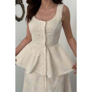 Conjunto de Blusa y Falda de Encaje Bordado Beige - Beige - Product Image 4