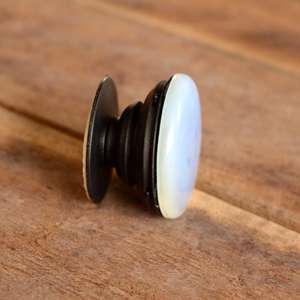 Blanco Natural Opalite Opal forma redonda ajustable teléfono agarre móvil soporte cabujón piedra preciosa decorada teléfono agarre encantos lote - Product Image 4