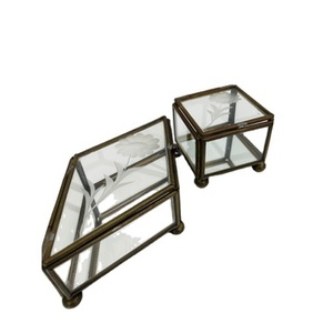 Boîte de rangement de bijoux en métal et verre pour femmes de différentes tailles boîte à bibelots en velours pour pierres précieuses stockage de collier de placement de pierres - Product Image 1