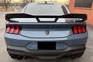 2024 Mustang Dark Horse AWD Coupé R18 Faible Kilométrage Boîte Automatique Volant à Gauche Sièges en Cuir Foncé Turbo Essence/Électrique - Product Image 3