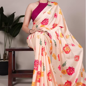 Sari estampado floral de seda satinada crema con tejido y diseño de pallu pesado con trabajo de tejido con piezas de blusa del mismo borde - Product Image 1