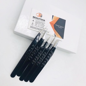 Pince à épiler d'extension de cils impression coeur brillant noir marque privée personnalisée forte adhérence durable en acier inoxydable beauté pointue - Product Image 2