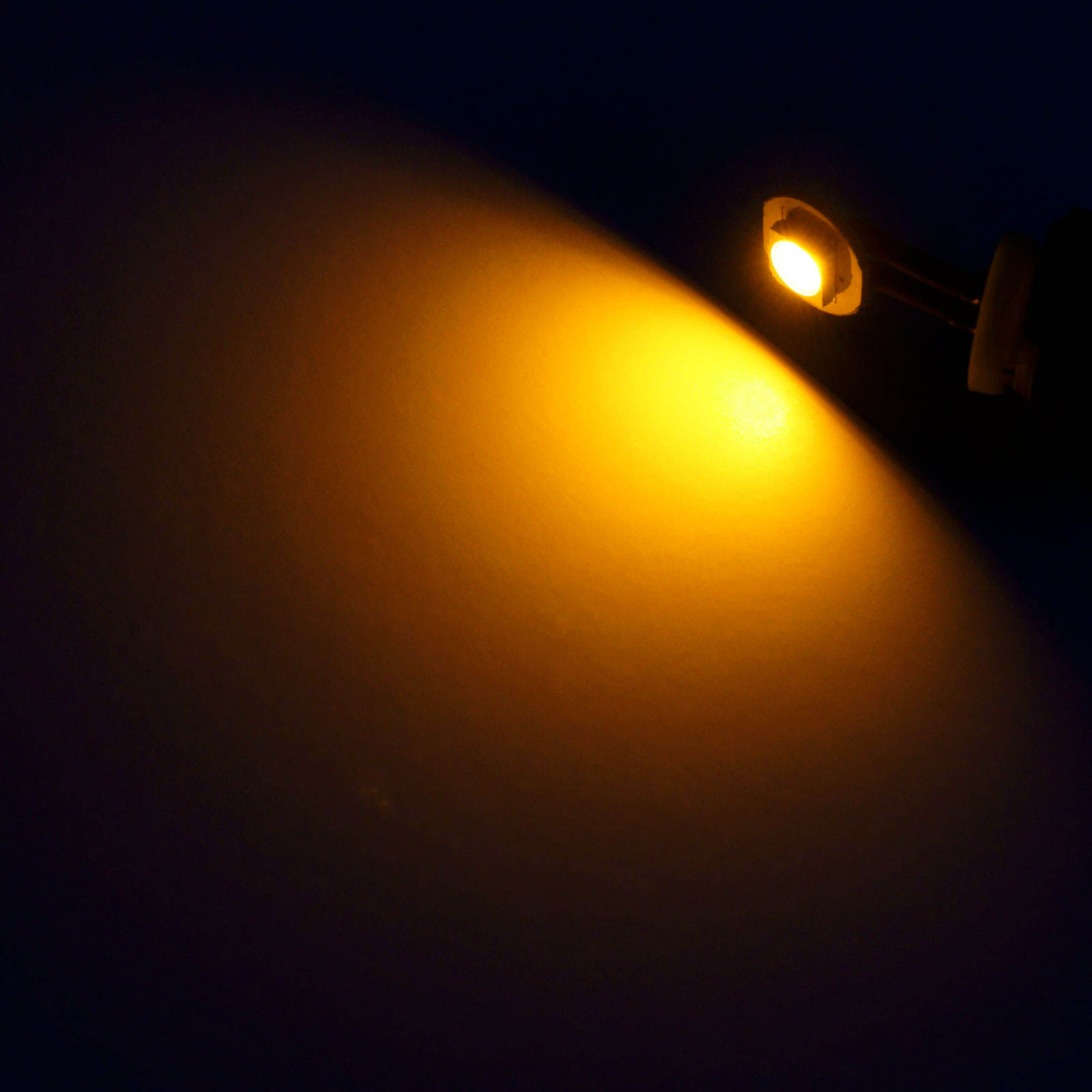 สีเหลือง