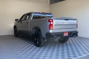 รถเชฟโรเลต ซิลเวอราโด 1500 LT Trail Boss ครูว์แค็บ ขับเคลื่อน 4 ล้อ ปี 2024 สภาพดี ใช้งานแล้ว - Product Image 4
