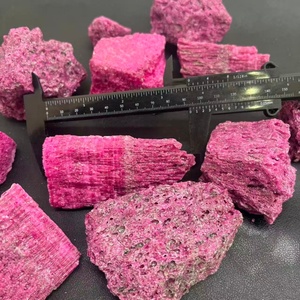 Großhandel: Hochwertiger polierter roter Rubin-Rohkristall – lose Steine für Aquarien, Landschaftsgestaltung, Garten und Feng Shui Dekoration - Product Image 4