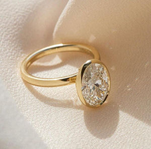 Juego de bisel de corte ovalado de 4 quilates de Plata de Ley 925, anillo de compromiso de punta de pétalo solitario para mujer en diseño único - Product Image 2