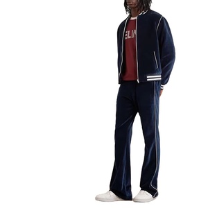 Veste de baseball universitaire pour homme de qualité supérieure, sur mesure, avec col montant, broderie de luxe, couleurs et tailles personnalisées - Product Image 3