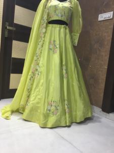 มาใหม่ทําด้วยมือลูกปัด Zari ทํางาน Lehenga ชุดโชลี่สําหรับงานแต่งงานของผู้หญิงชุดเจ้าสาว - Product Image 4