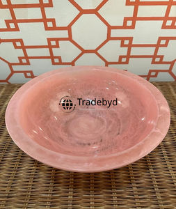 Bol élégant en résine fait main de Tradebyd conçu pour les maisons de décoration modernes et les idées de cadeaux uniques - Product Image 4