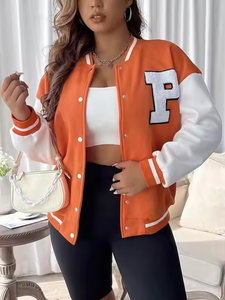 Veste bomber universitaire en chenille brodée avec logo personnalisé, coupe parfaite pour homme - Product Image 4