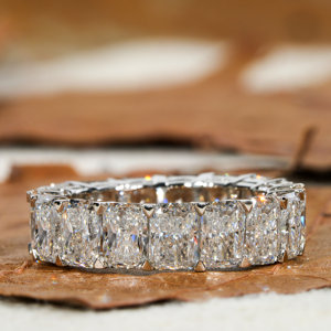 Lab Grown Diamond Full Eternity Each 0.45ct Radiant Brilliant Cut Lab Created Diamond Ring para mujeres Regalo de aniversario personalizado - Product Image 1