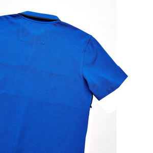 Polos pour hommes en tissu respirant avec logo personnalisé OEM coupe à manches courtes et services d'étiquetage personnel - Product Image 3