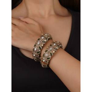 Brazaletes Victorianos Chapados en Oro con Circonitas AAA, Cierre de Rosca, Color Verde, Un Par-PK-BAN9GR - Product Image 2