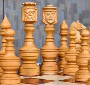 Pièces d'échecs sculptées d'art traditionnel du Nord de luxe, roi et reine, en bois de rose et de buis, avec boîte, hauteur du roi 5,1 cm - Product Image 2