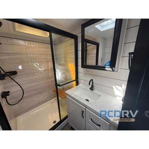 Accesorios Interiores para Autocaravana Jayco North Point 377RLBH 2025, Nuevo Modelo - Product Image 5