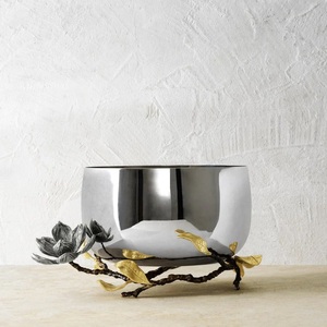 ชามเสิร์ฟโลหะพร้อมดอกไม้แกะสลักสวยงามเหมาะสำหรับการตกแต่งบ้านและการรับประทานอาหารที่หรูหรา - Product Image 5