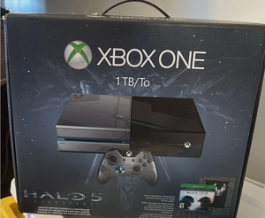 Consola de Videojuegos Microsoft One Halo 5 Guardians Edition 1TB - Product Image 2