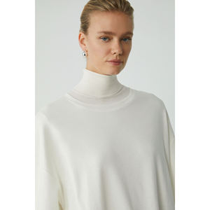 เสื้อยืดโอเวอร์ไซส์คอกลมผ้าฝ้ายออร์แกนิค 100% สำหรับผู้หญิง รุ่น ETHIQUET Modest Vivian ไซส์พลัส - Product Image 3