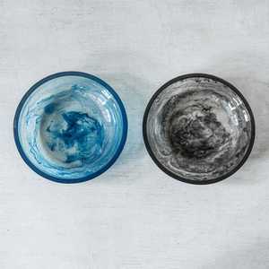 Ensemble de bols et de plateaux de service contemporains en résine Décoration de table artisanale pour les mariages, les hôtels et les salles à manger à la maison - Product Image 2