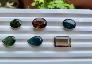 Lot de 6 pièces de pierres précieuses en saphir naturel multicolore de 40.65 carats, coupe poire, lot de 6 pièces, collier de fabrication de bijoux - Product Image 3