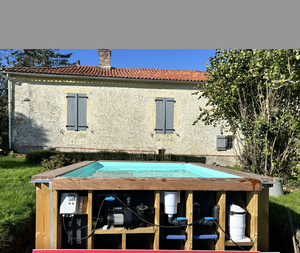 Piscine modulaire 4M X 2.49M X 1.20M Filtration intégrée Semi-enterrée Revêtement à lattes Acier thermolaqué en poudre Angles Banc - Product Image 2