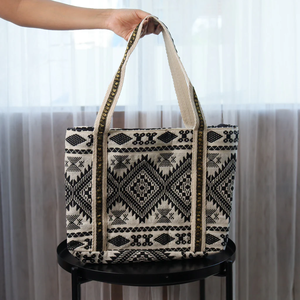 Belle fleur design toile sacs de plage cadeau sac fourre-tout pour femme par glowin fashion - Product Image 5