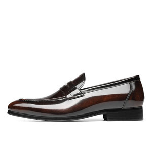 Chaussures habillées brodées avec motif unique et embout renforcé pour hommes, en cuir - Product Image 3