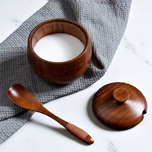 Salière ronde en bois d'acacia Boîte à épices de cuisine avec couvercle pivotant et cuillère en bois Récipient de stockage de sel de mer et de poivre en plastique - Product Image 2