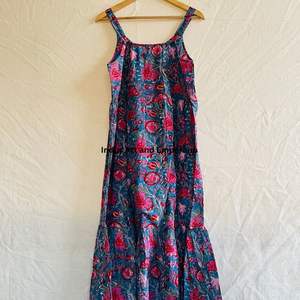 Hermoso Vestido Estampado Floral en Bloques de Algodón, Vestido para Uso Casual, Vestido Estampado a Mano - Product Image 5