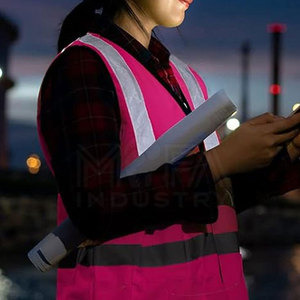 Vente en gros de gilets de sécurité haute visibilité avec bandes réfléchissantes parfaits pour les chantiers de construction, la circulation et plus encore - Product Image 5