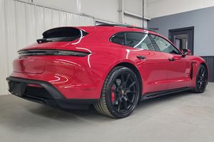 Voiture d'occasion super propre à faible kilométrage, Porsche <span class=keywords><strong>Taycan</strong></span> <span class=keywords><strong>GTS</strong></span> Sport Turismo <span class=keywords><strong>2022</strong></span>, prête à être expédiée dans le monde entier. - Product Image 5