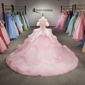 6996 Vestido de Quinceañera Princesa Rosa con Volantes, Cordones, Cuentas de Cristal, Cintura Natural y Cola Capilla - Product Image 4