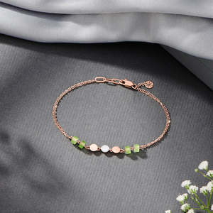 Pulsera de Cobre Chapada en Oro con Perlas y Diamantes, Diseño Bohemio de Cruz Religiosa, Regalo Moderno para Mujer - Product Image 1