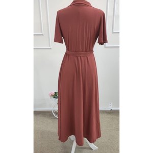 Vestido midi de viscosa con cuello cruzado, manga corta y abertura con cinturón para mujer, 34690 - Naranja - Product Image 5