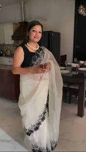 Organza suave de último diseñador con Sari de trabajo de sarro negro de Fab Zone - Product Image 4