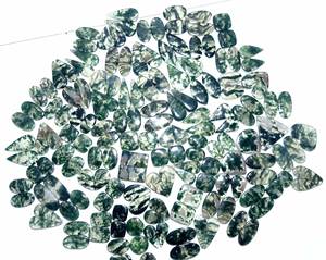 Vente en gros de cabochon en agate mousse naturelle, toutes formes de pierres précieuses en vrac pour la fabrication de bijoux pour collier pendentif et paire de bijoux - Product Image 1