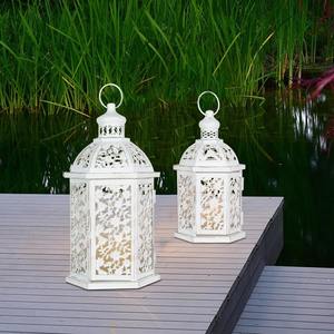 Juego de Faroles Metálicos Decorativos con Diseño Floral Blanco, Perfectos para Exhibir Velas, Decoración del Hogar y Estilo para Ocasiones Especiales, de la India - Product Image 3