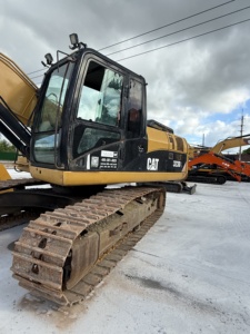 รถขุดตีนตะขาบ Caterpillar 323DL มือสองคุณภาพสูงจากญี่ปุ่น น้ำหนัก 23 ตัน ระบบไฮดรอลิก - Product Image 3
