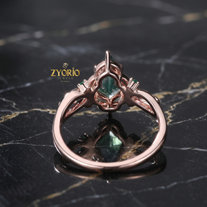 Anillo de Ágata Musgosa con Corte de Pera, Oro Sólido de 14K, Anillo de Compromiso con Acento de Esmeralda, Anillo Nupcial Vintage Inspirado en la Naturaleza - Product Image 4