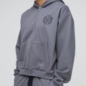 Trendy Hoodie Sweatpants Jogger Set Cargo Pant Chándal Sostenible Oversized Boxy Homme Cross Zip Hooded Chándal Colección - Product Image 4