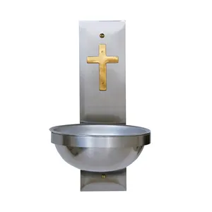 Fuente de agua de acebo de latón con Acabado niquelado Diseño cruzado Excelente calidad para pedidos al por mayor religiosos